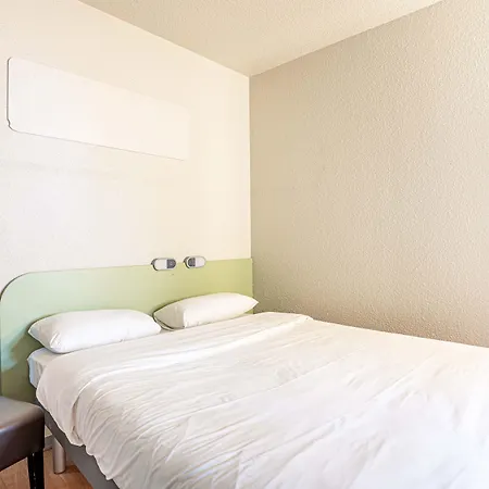 Fasthotel Rouen Sud Hotel 2*