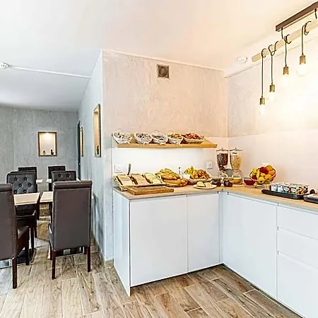 Fasthotel Rouen Sud Hotel